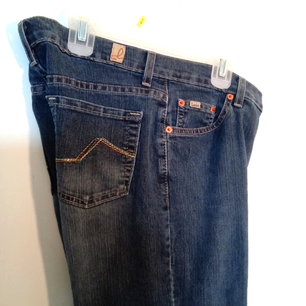 Vintage Lois Women's Straight Leg Jeans with Contrast Stitching Size 28